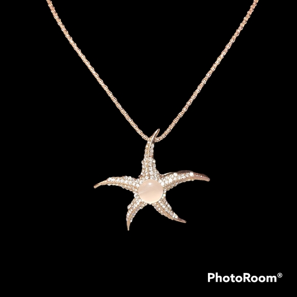 Betsey Johnson Jewelry - NWT Betsey Johnson Large Rhinestone Starfish Necklace